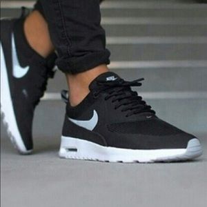 NIKE AIR THEA